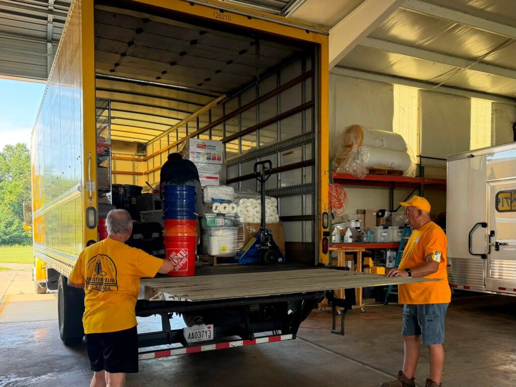Alabama disaster relief team seeing ‘divine appointments’ as Indiana floodwaters recede 1 Volunteers load the Alabama Baptist Disaster Relief mass feeding unit’s box truck with supplies.